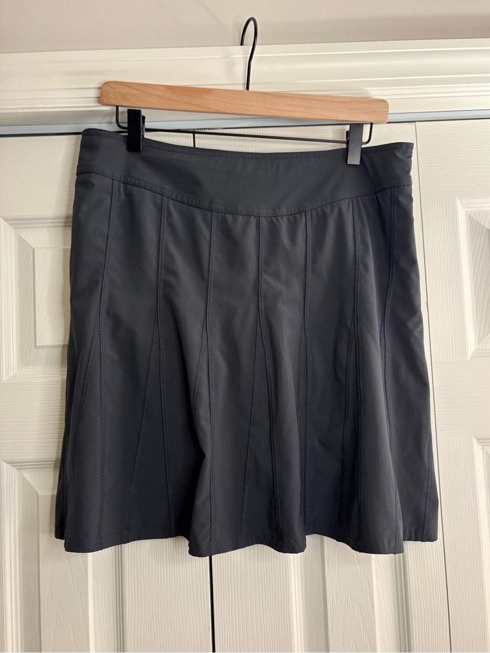 Women’s Athleta Wear About Pleated Skort in grey size 10